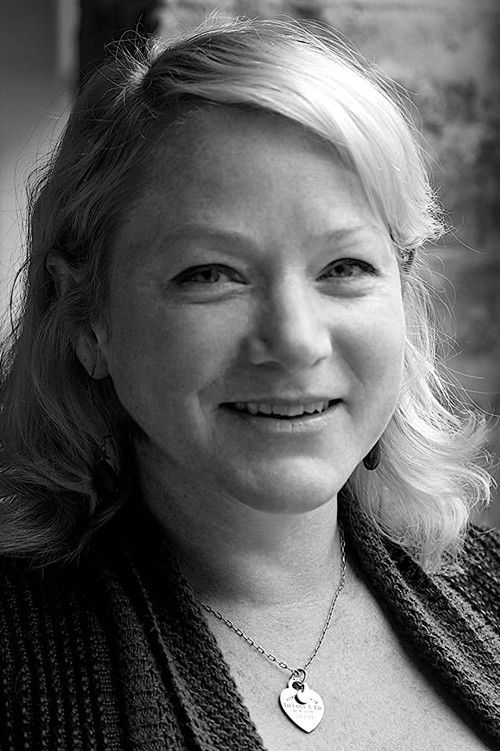 Photo of Lisa Shaunessy