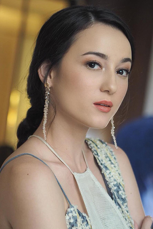 Photo of Julie Estelle