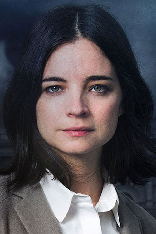 Photo of Louise Peterhoff