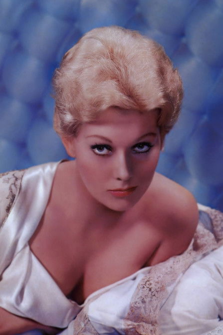 Photo of Kim Novak