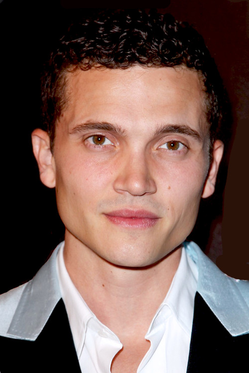 Photo of Karl Glusman