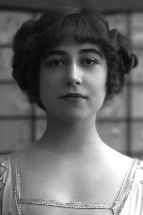 Photo of Yvonne Arnaud