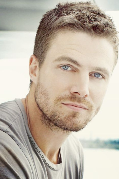 Photo of Stephen Amell