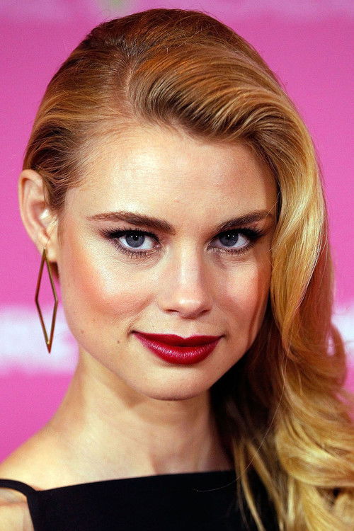 Photo of Lucy Fry