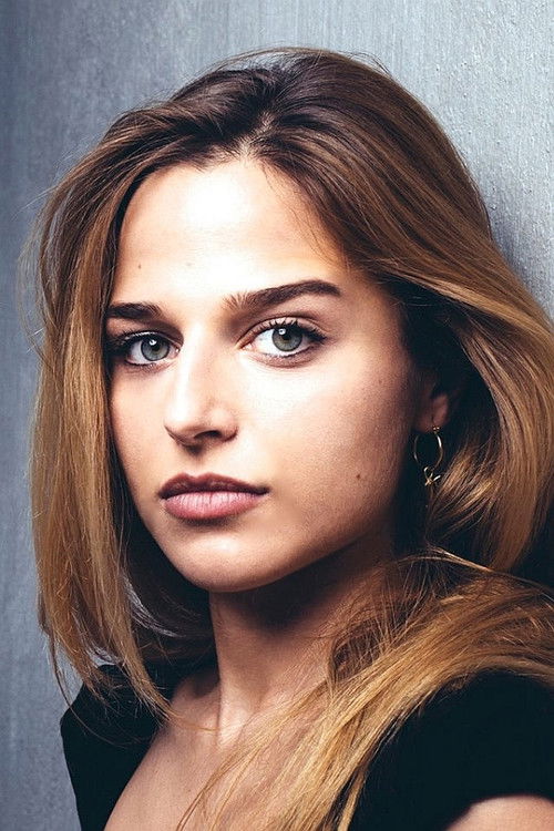 Photo of Stephanie Nur