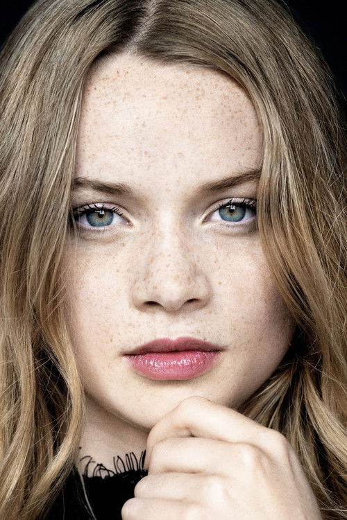 Photo of Luna Wedler