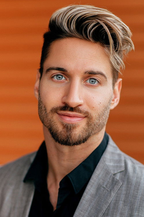 Photo of Travis DesLaurier