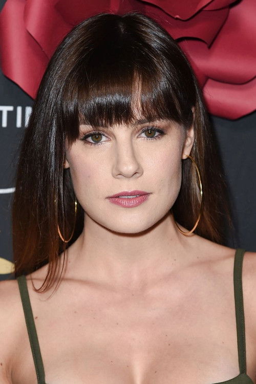 Photo of Chelsea Hobbs