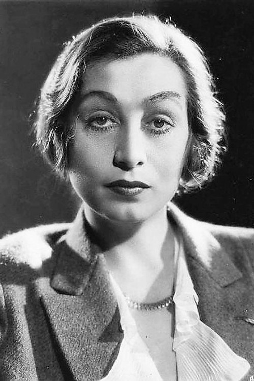 Photo of Aline MacMahon