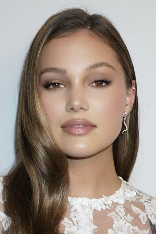 Photo of Olivia Holt