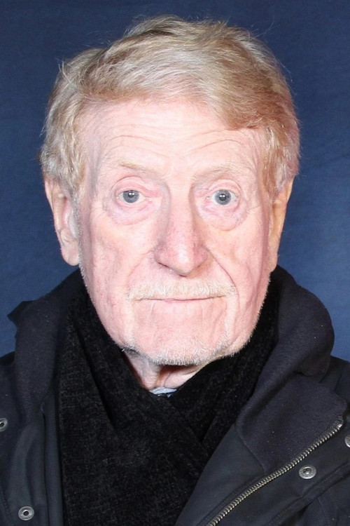 Photo of Clive Revill