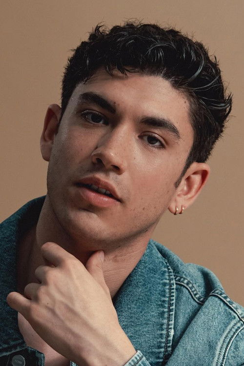 Photo of Archie Renaux