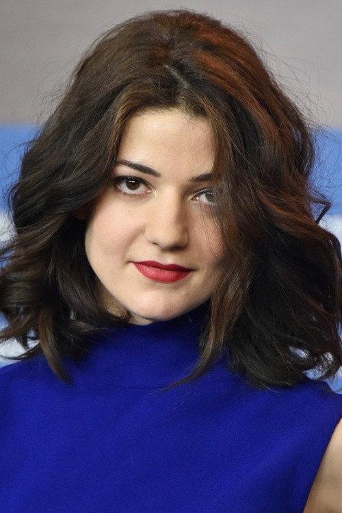 Photo of Esther Garrel