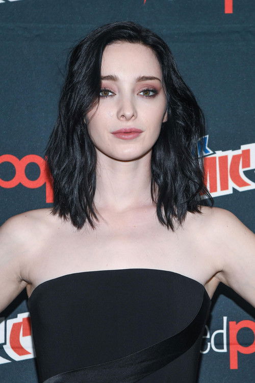 Photo of Emma Dumont
