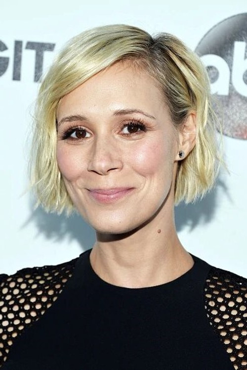Photo of Liza Weil