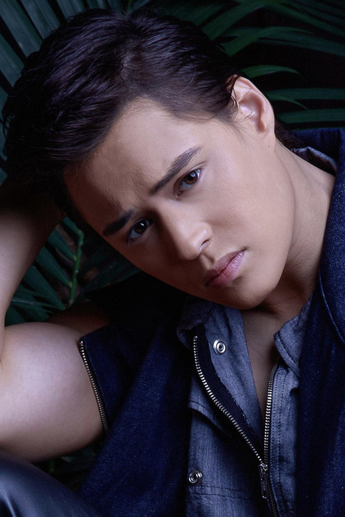 Photo of Enrique Gil