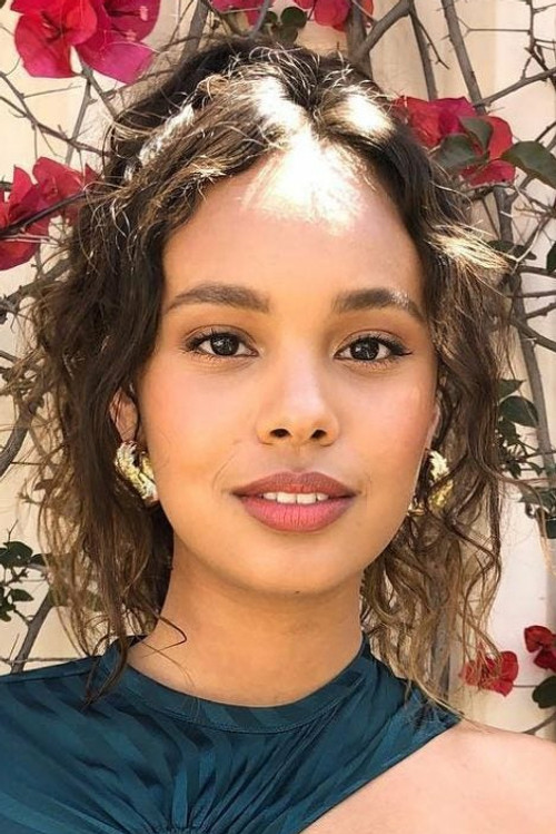 Photo of Alisha Boe