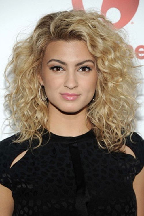 Photo of Tori Kelly