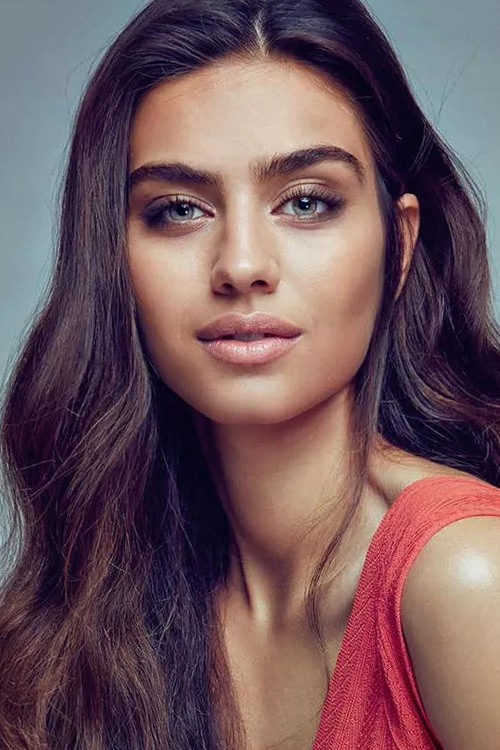 Photo of Amine Gülşe