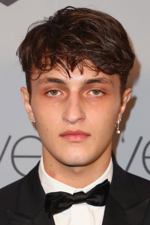 Photo of Anwar Hadid