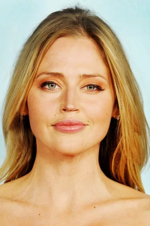 Photo of Estella Warren