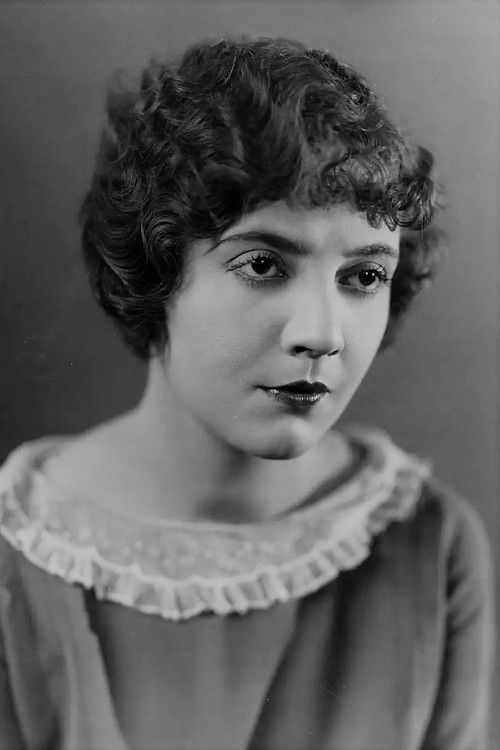 Photo of Lois Wilson