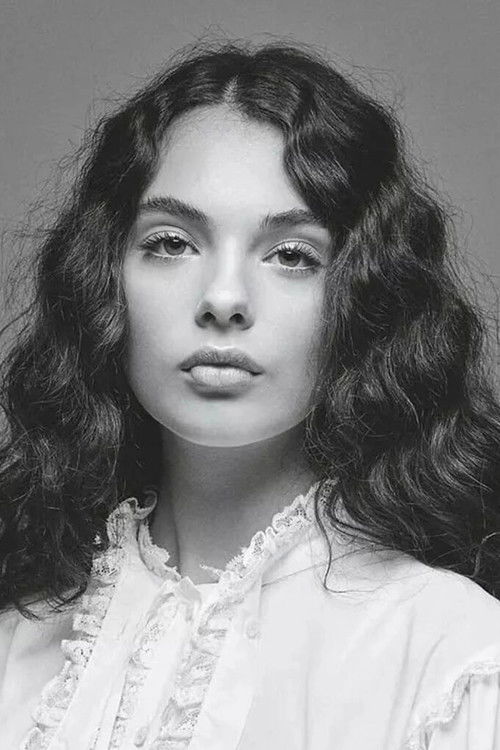 Photo of Deva Cassel