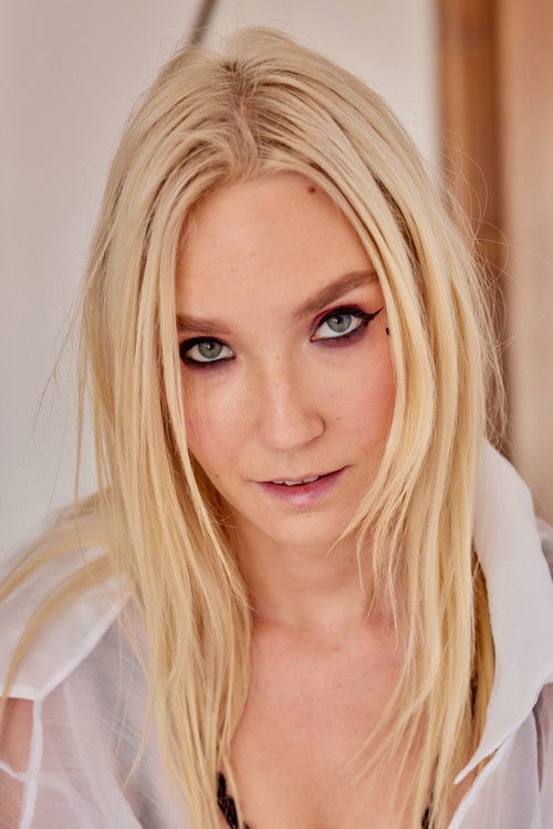 Photo of Claire Roos