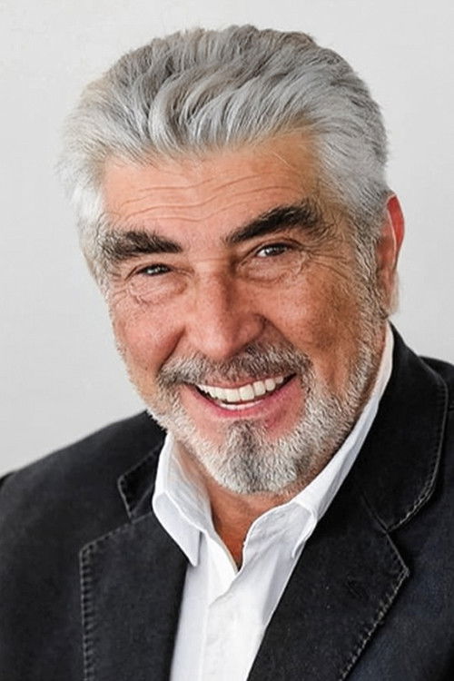 Photo of Erdal Özyağcılar