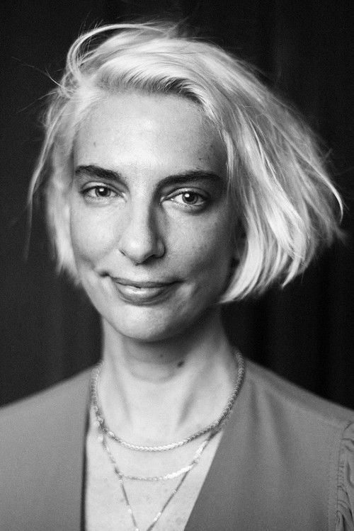 Photo of Sarah Daggar-Nickson