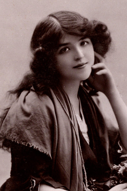 Photo of Lillian Burns