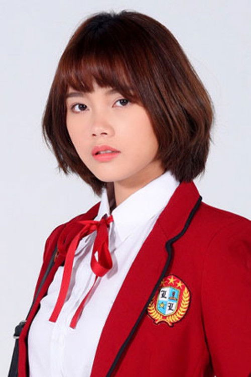 Photo of Praewa Suthamphong