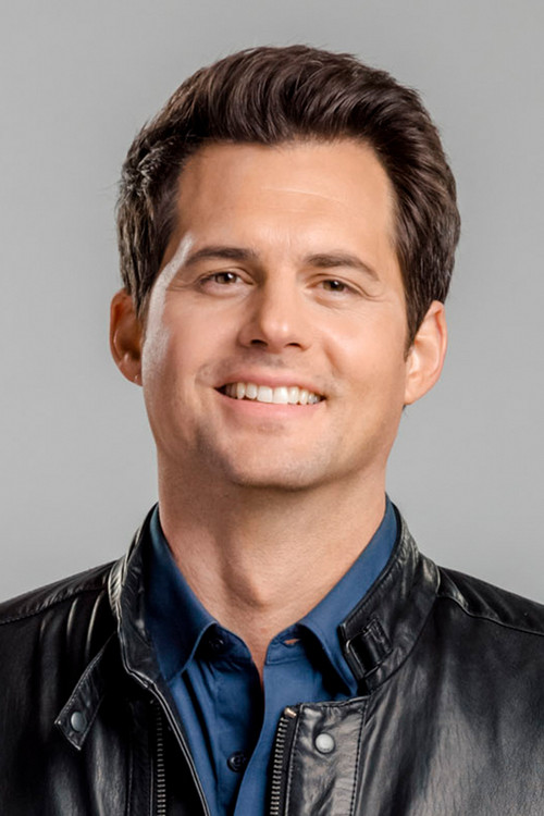 Photo of Kristoffer Polaha