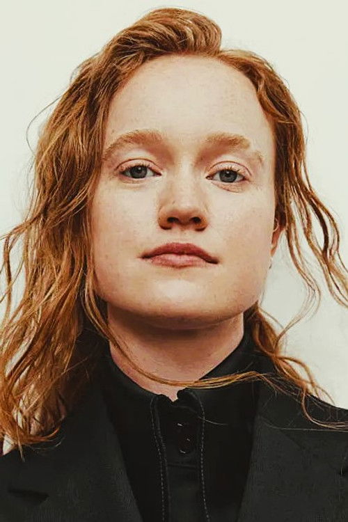 Photo of Liv Hewson