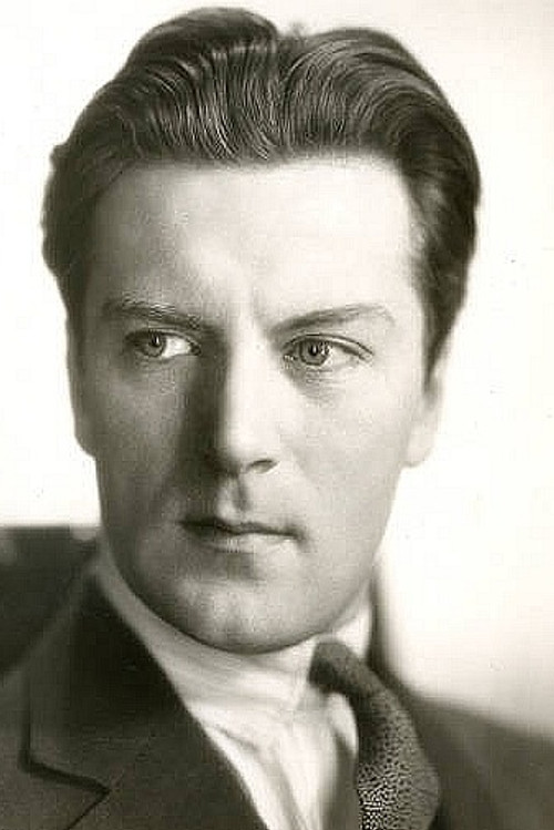 Photo of Dennis King