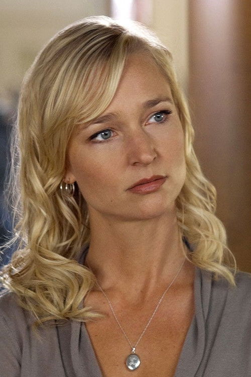 Photo of Kari Matchett