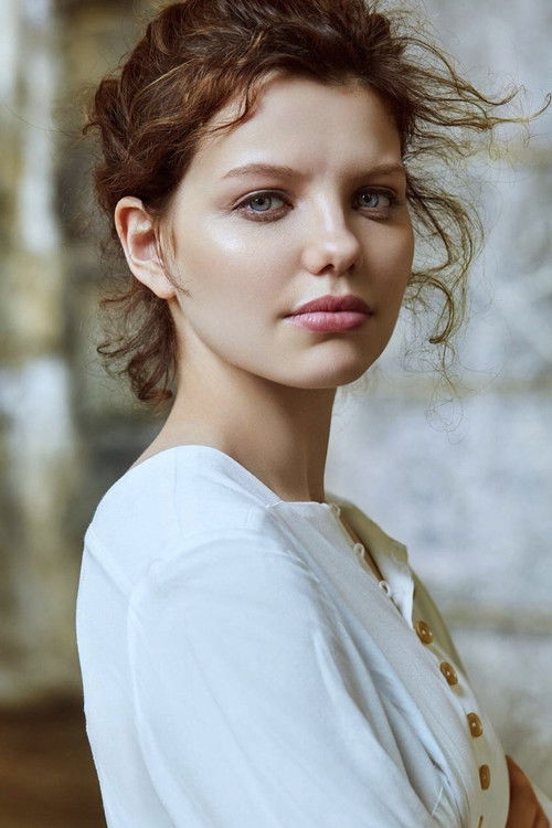 Photo of Chloë Levine