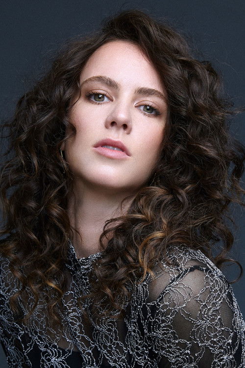 Photo of Amy Manson