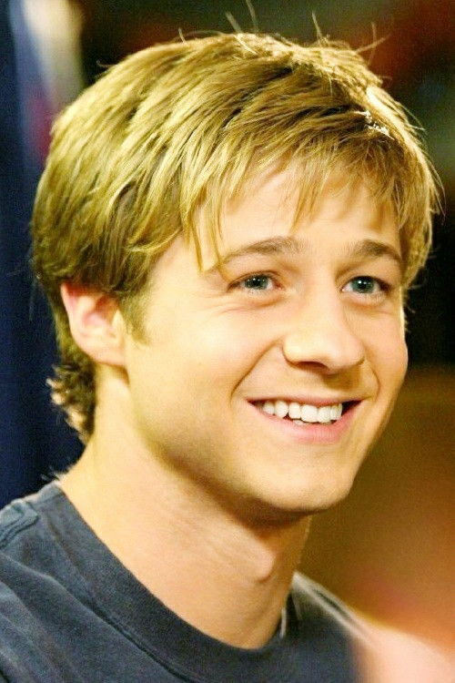 Photo of Ben McKenzie