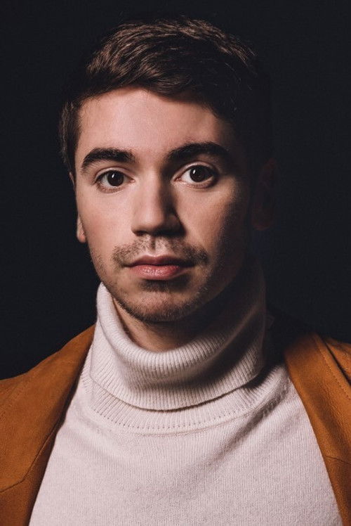 Photo of Noah Galvin