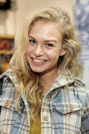Photo of Penelope Mitchell