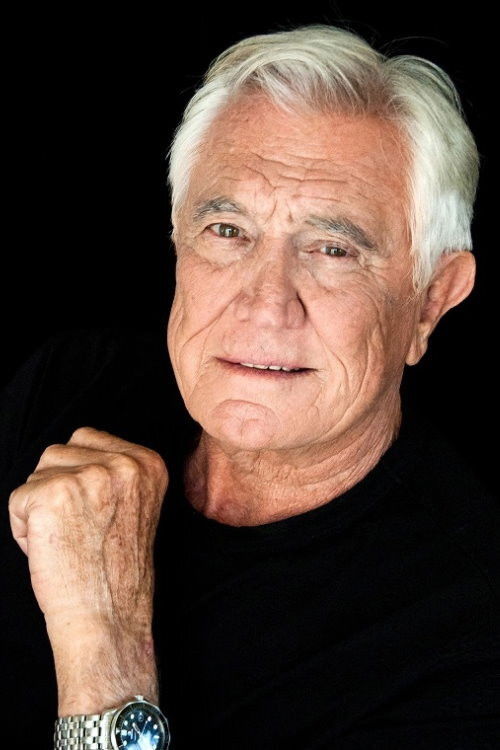Photo of George Lazenby