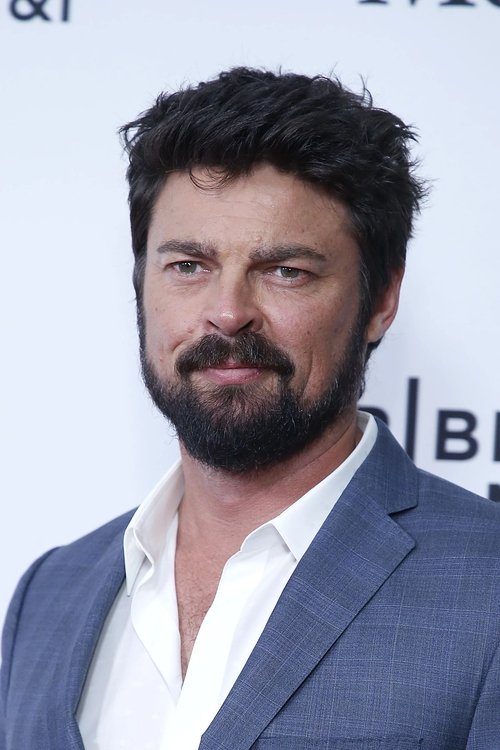 Photo of Karl Urban