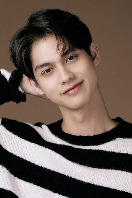 Photo of Vachirawit Chivaaree