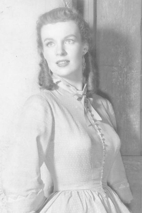 Photo of Helena Carter