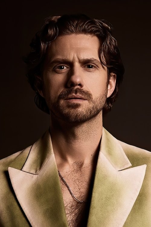 Photo of Aaron Tveit