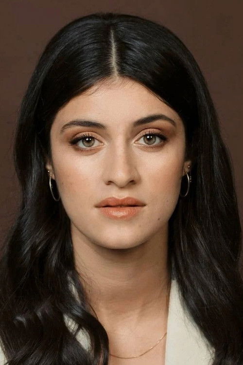 Photo of Anya Chalotra