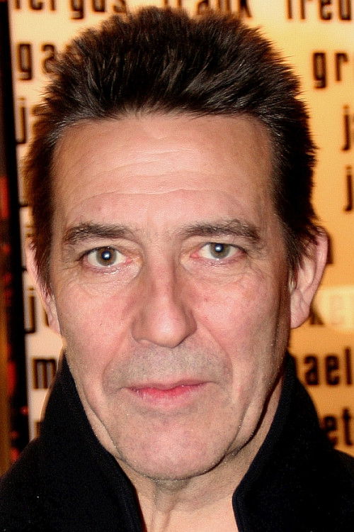 Photo of Ciarán Hinds
