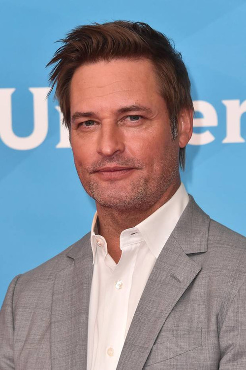 Photo of Josh Holloway