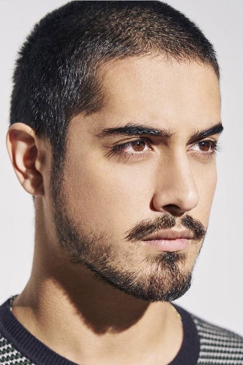 Photo of Avan Jogia